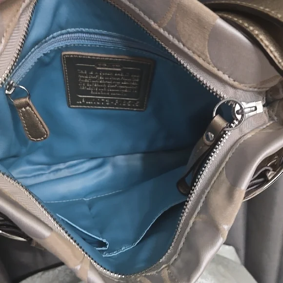 Coach Rare Metallic Soho Bucket Bag with Convertible Strap Looks and Feels New - Picture 6 of 11